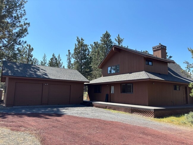 Building Photo - Spacious 3-Bedroom Home on 12 Private Acres between Bend and Sisters!