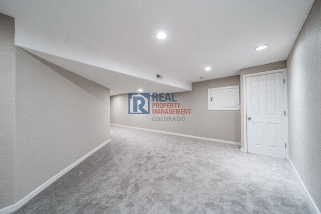 Building Photo - 1033 Traildust Dr