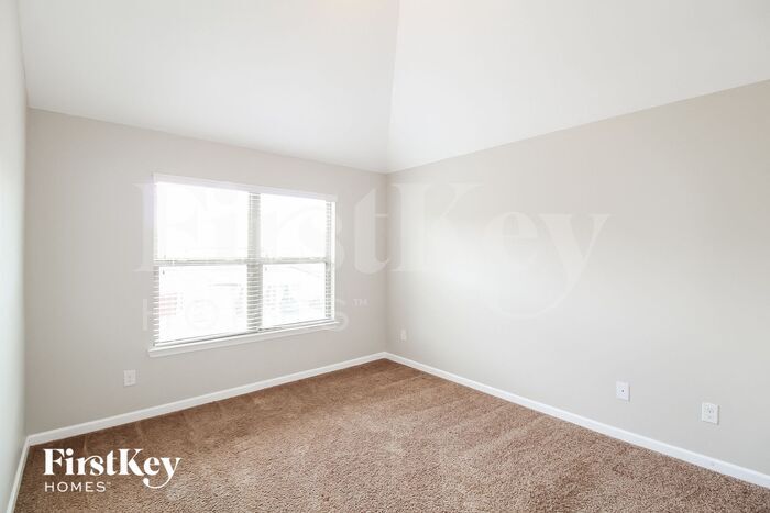 Building Photo - 8121 White Oak Loop