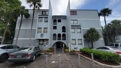 Building Photo - West Palm Beach 1 bedroom 1.5 bath Apartment.