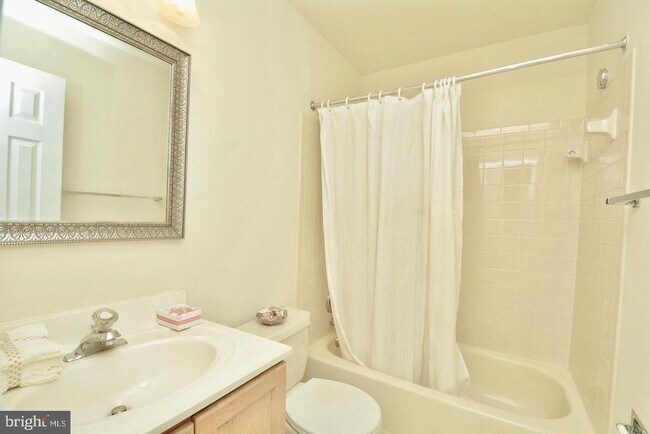 Building Photo - 7209 Burton Hill Ct