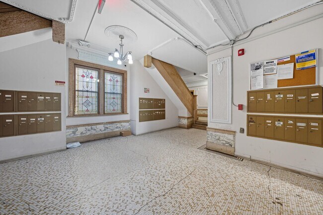 Building Photo - 429 Fairmount Ave