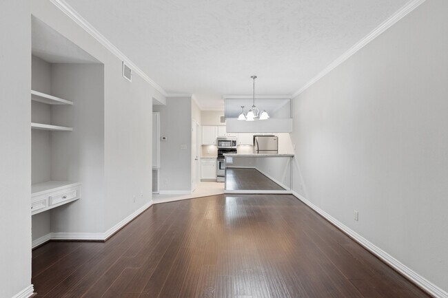 Building Photo - 2626 Holly Hall St