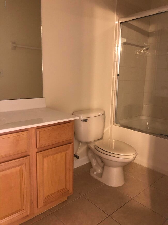 Building Photo - 1521 Fieldview Dr