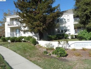 Building Photo - 39455 Albany Common