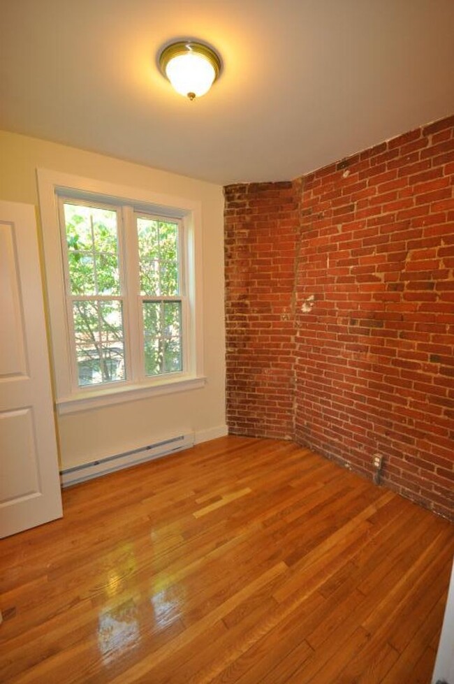 Building Photo - South End Area of Boston, In-Unit Washer a...