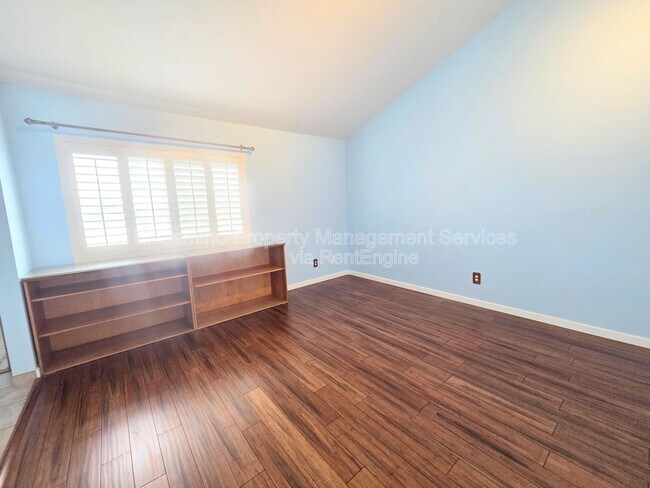 Building Photo - 8901 Serapis Ave