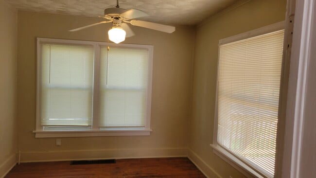 Building Photo - Prospect - 2