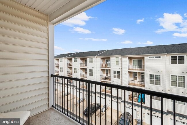Building Photo - 43182 Wealdstone Terrace