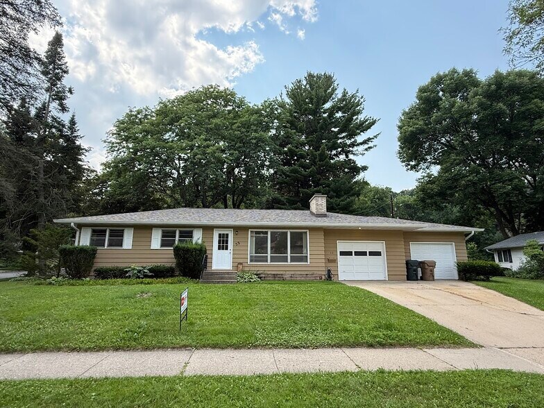 Primary Photo - 22 S Segoe Rd