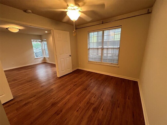 Building Photo - 7685 Northcross Dr