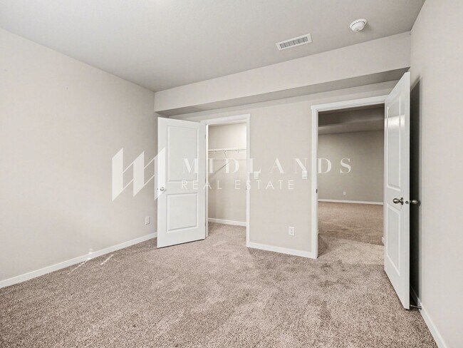 Building Photo - Ranch in Gretna Schools