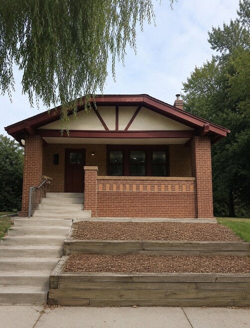 Building Photo - 1570 Jasmine St
