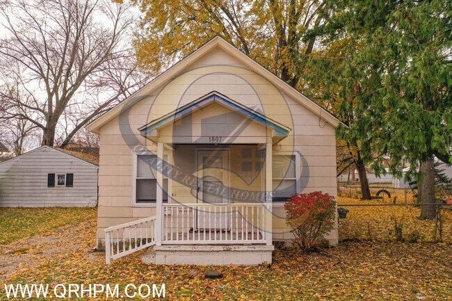 Primary Photo - Available Now!! Half OFF First Month's Rent!