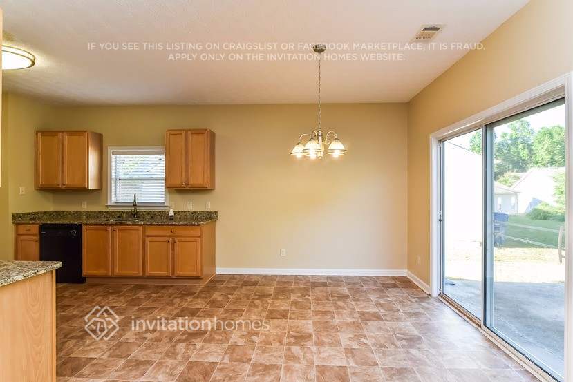 Building Photo - 3390 Cooper Woods Dr