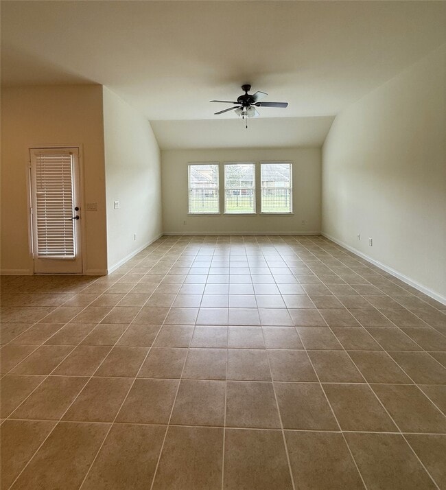 Building Photo - 22646 Triangle Ridge Dr