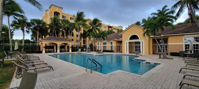 Building Photo - 400 Scotia Dr