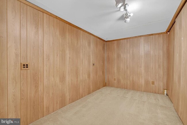 Building Photo - 6076 Heatherwood Dr