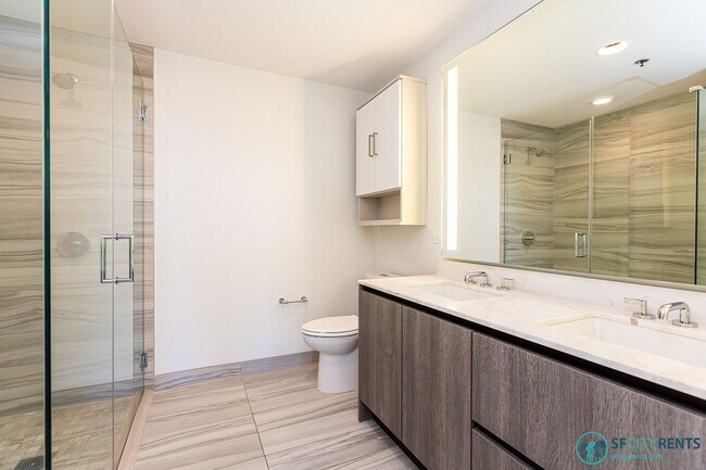 Building Photo - Rincon Hill: Bright & Spacious Condo w/ A/...