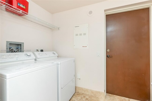 Building Photo - 1460 S Ocean Blvd