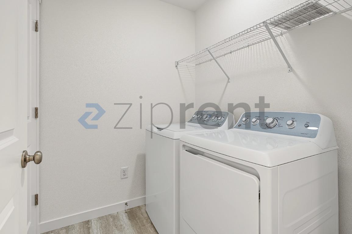 Building Photo - Unit