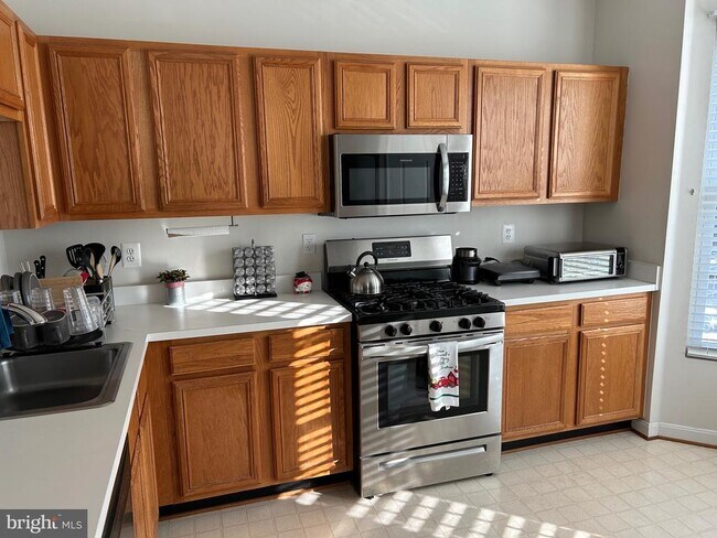 Building Photo - 46614 Drysdale Terrace