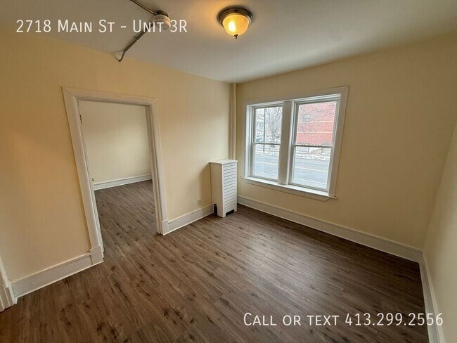 Building Photo - 2718 Main St