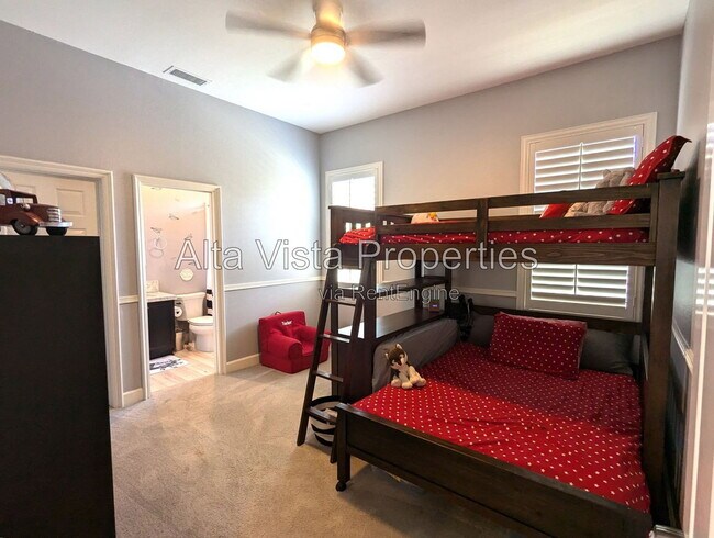 Building Photo - 9129 White Alder Ct