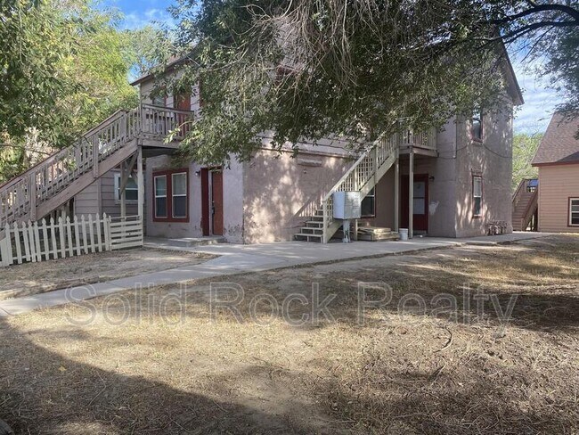 Building Photo - 714 E 3rd St