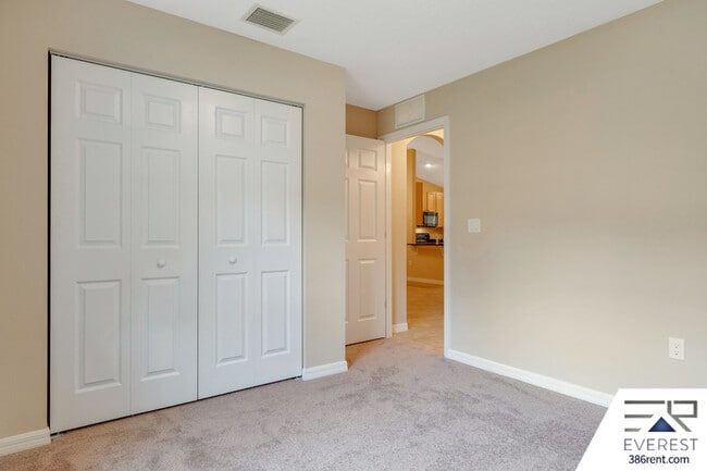 Building Photo - 14 Slatington Pl