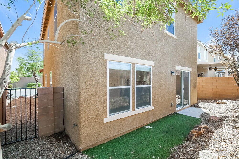 Building Photo - 9434 W Blooming Grove Ave