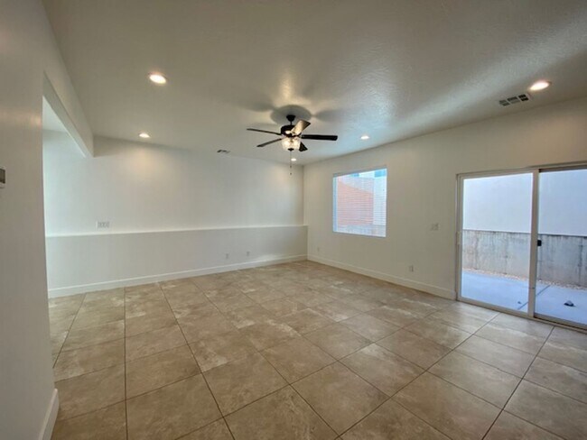 Building Photo - 2473 350 N