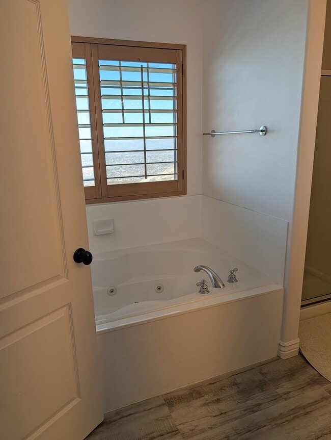 Building Photo - March Rent Free - Beautiful 3 Bedroom Condo for Rent in Draper