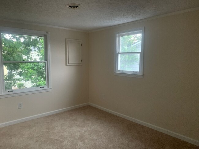 Building Photo - River Walk Apartment