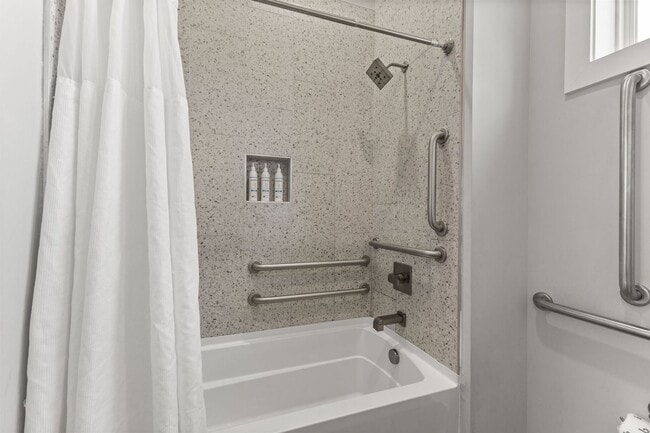 Building Photo - 1224 2nd Ave S