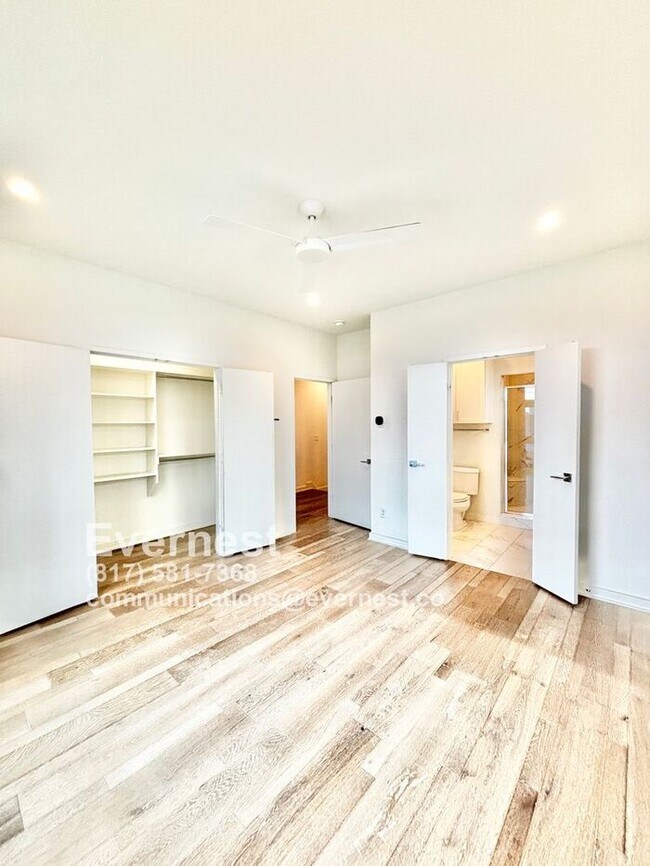 Building Photo - 2528 N Fitzhugh Ave