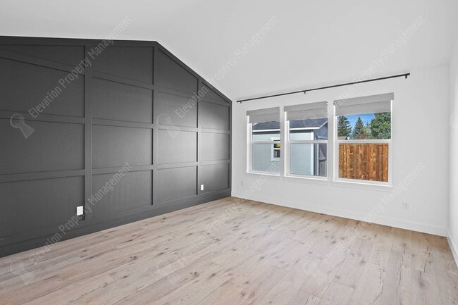 Building Photo - 3BR - 2BA Modern Living in a Quiet Cul-de-Sac