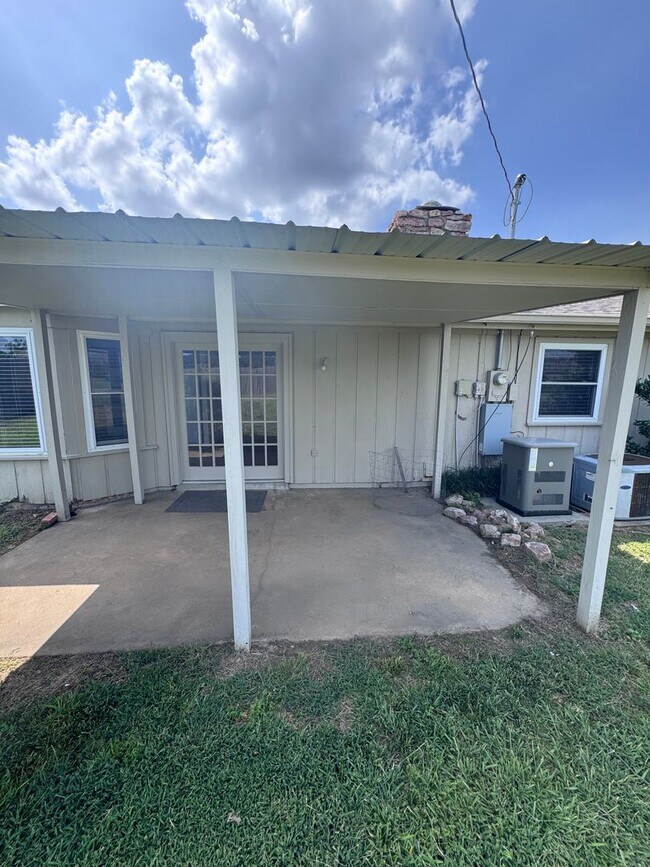 Building Photo - 1115 Briar Creek Rd