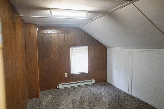 Building Photo - Spacious 5 Bedroom, 2 bathroom Home in Slatington!