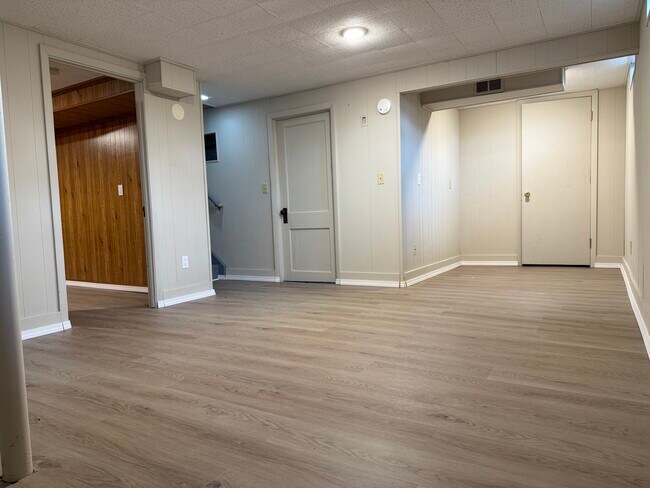 Building Photo - 793 Tarleton Ave