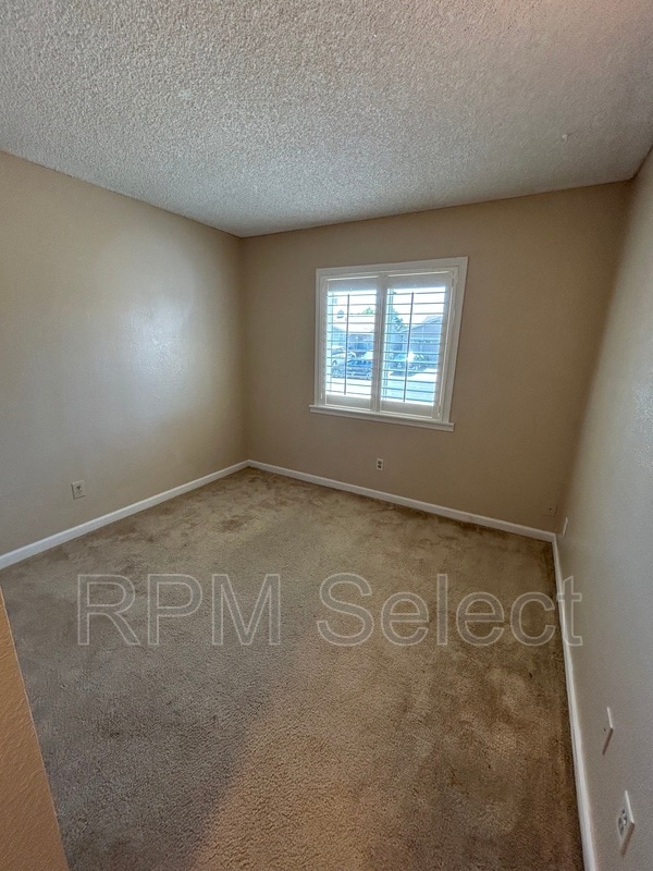 Building Photo - 825 Osprey Way