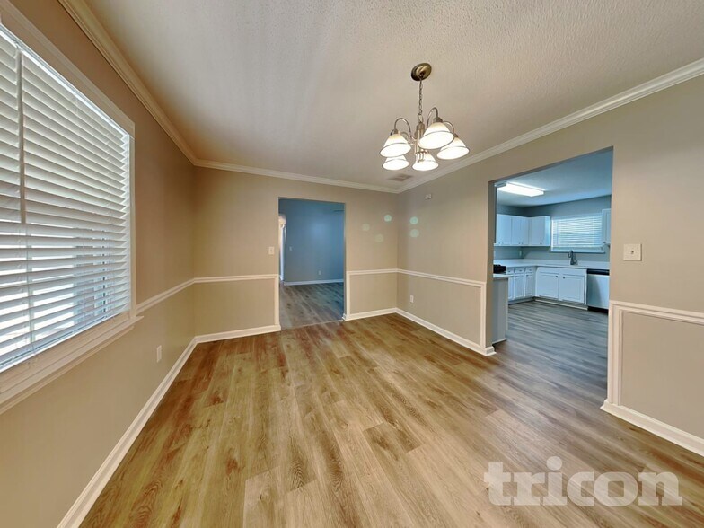 Building Photo - 207 Crystal Ct