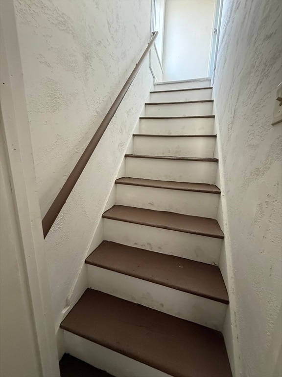 Building Photo - 34 Garfield St