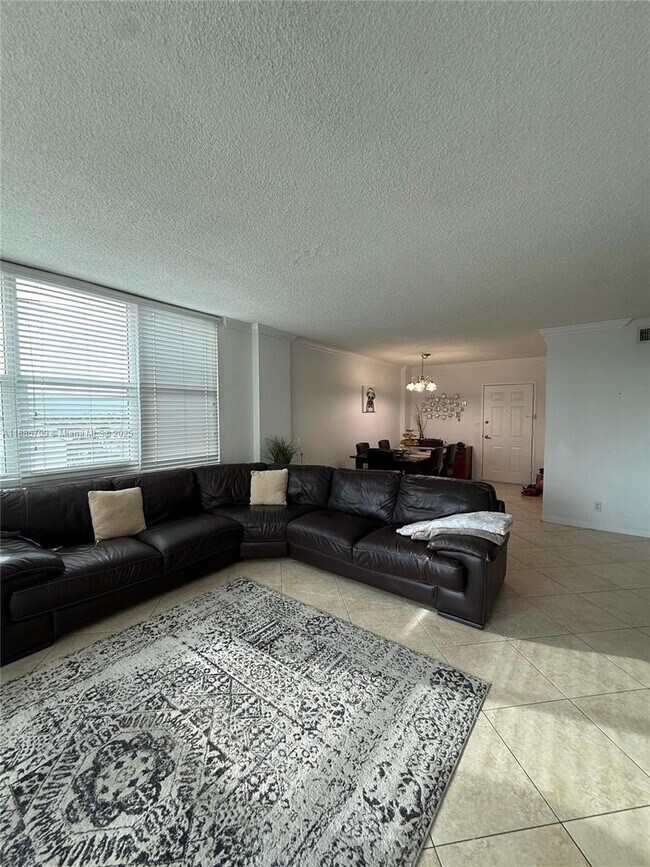 Building Photo - 2501 S Ocean Dr