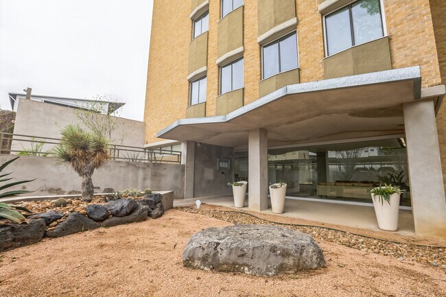 Building Photo - 1115 S Alamo St