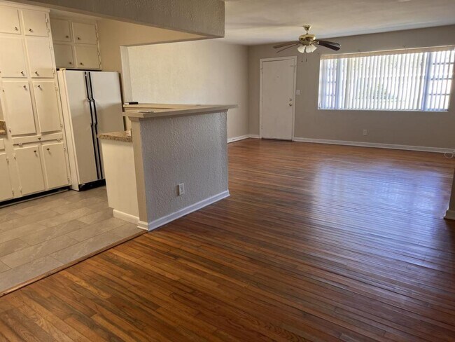 Building Photo - 2527 Emily Ln