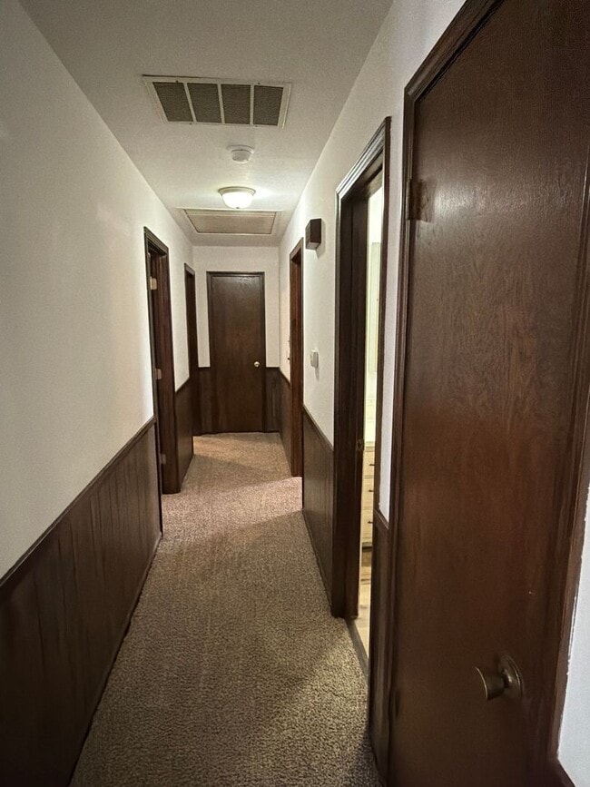 Building Photo - WOW! Look at this property ! You cant beat this price!