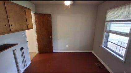 Building Photo - 2403 Greenhill Dr NW