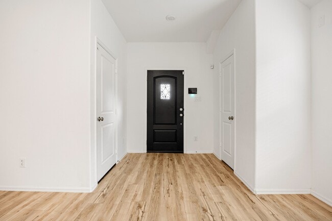 Building Photo - 3014 Wedgewood Cv Wy