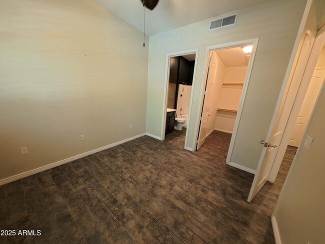 Building Photo - 124 N California St